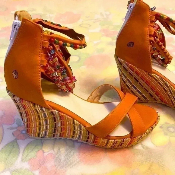 Sandals 👡 Platform  with multicolored beads decor Never Worn - Picture 3 of 12